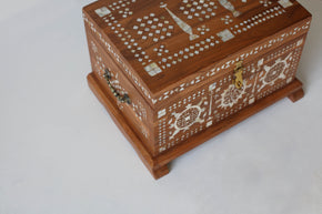 Mother of Pearl Inlay - Chest 3